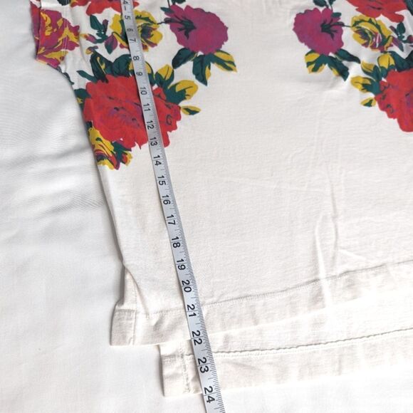 Anthropologie Rose Printed Super Soft White Floral T-shirt - Picture 8 of 8